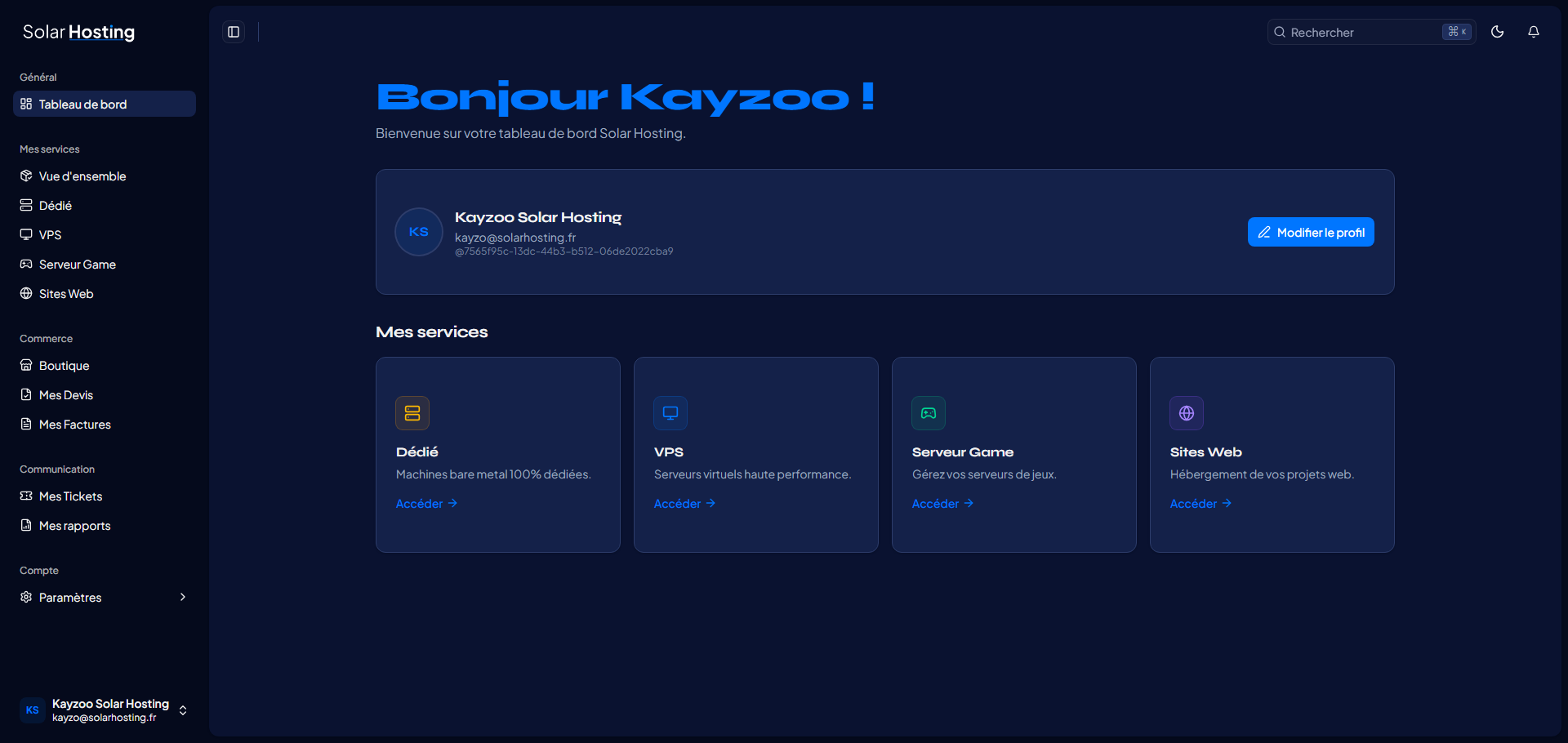 Aperçu du dashboard client Solar Hosting — gestion des VPS, serveurs de jeux, factures et tickets